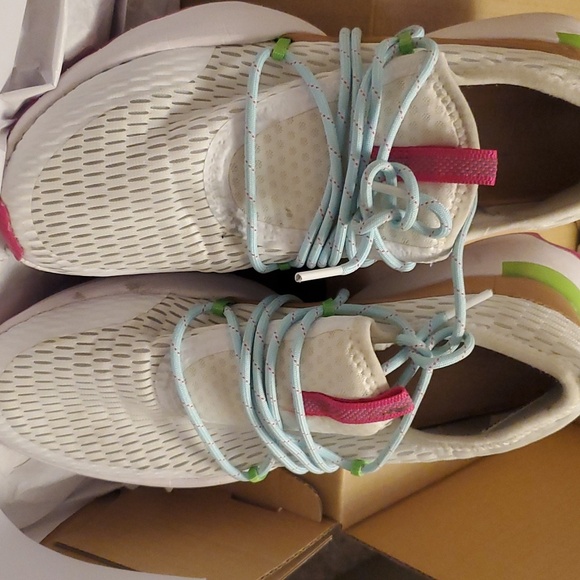 Sorel Sneakers - Picture 3 of 4